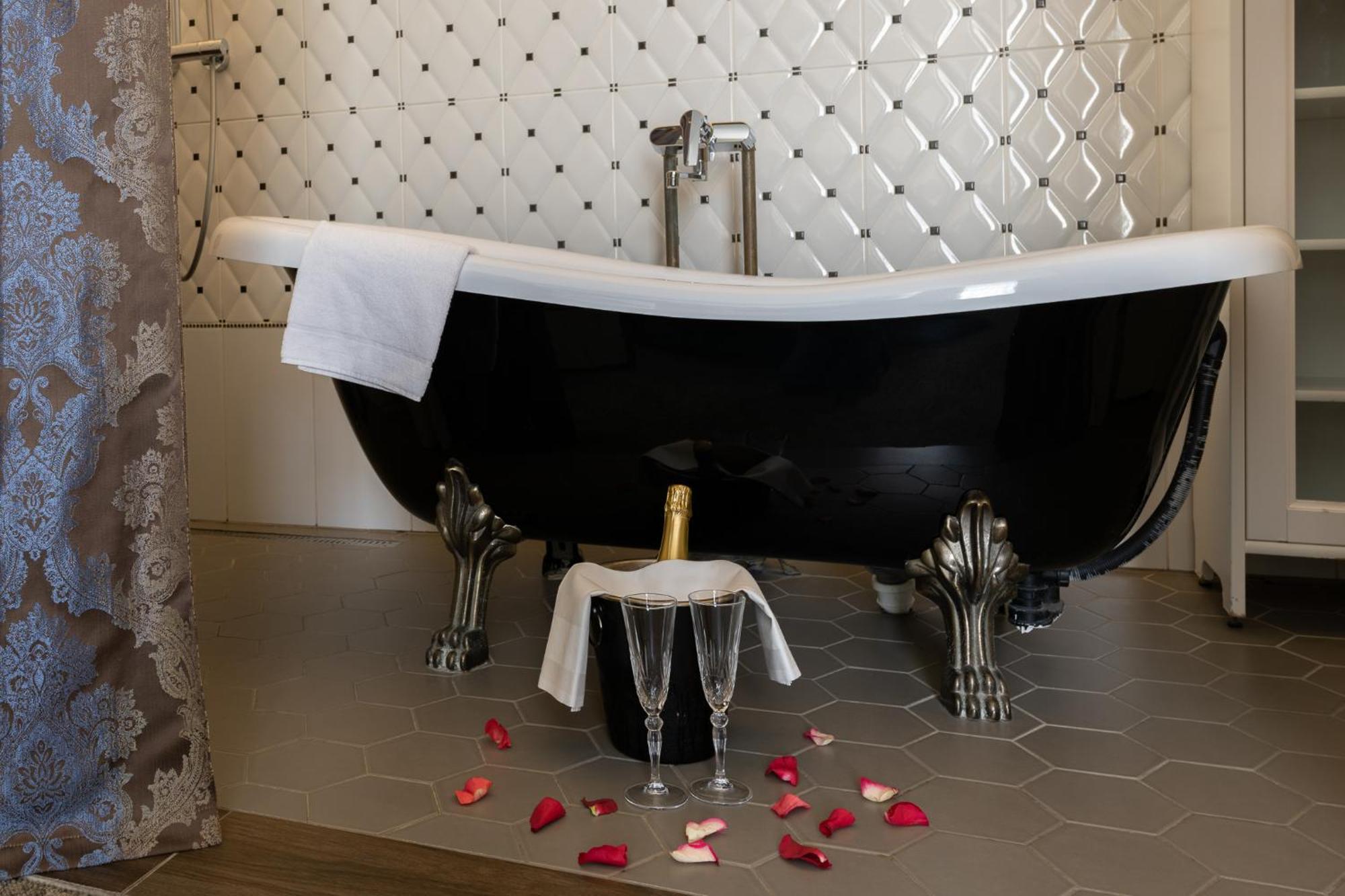 Castle Spa Wagenkuell Taagepera ภายนอก รูปภาพ