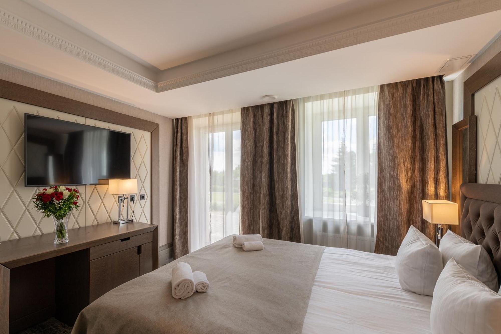 Castle Spa Wagenkuell Taagepera ภายนอก รูปภาพ