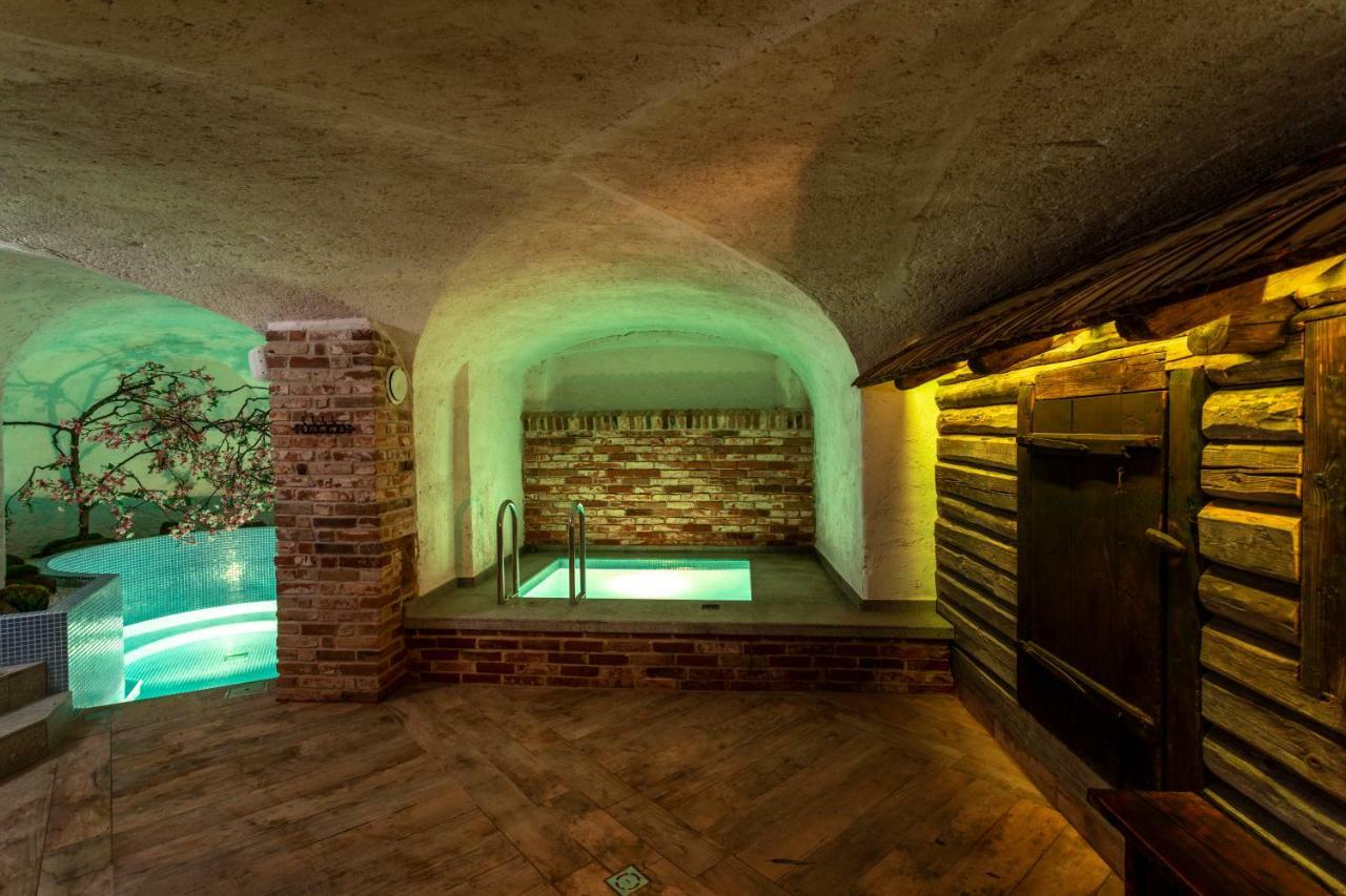 Castle Spa Wagenkuell Taagepera ภายนอก รูปภาพ